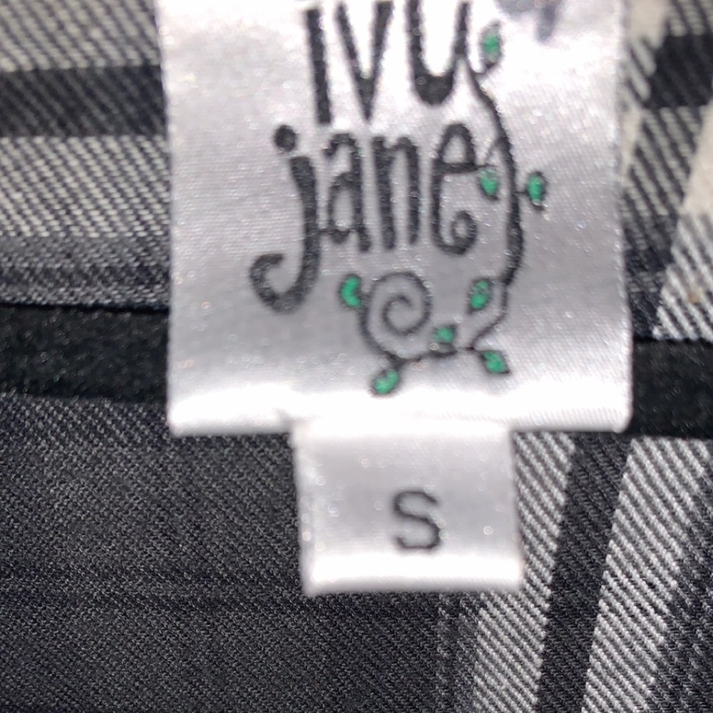 Plaid button down - Picture 4 of 6
